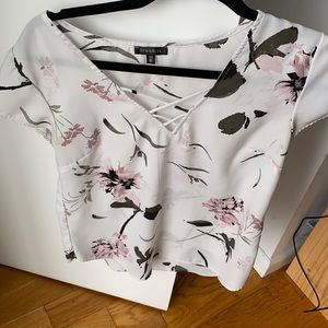 Floral blouse flowy great material